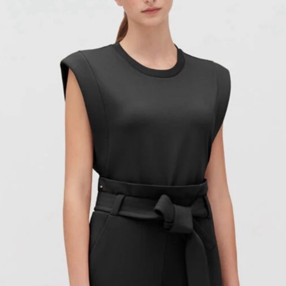 CUYANA Cropped Padded Shoulder Tank NWT
